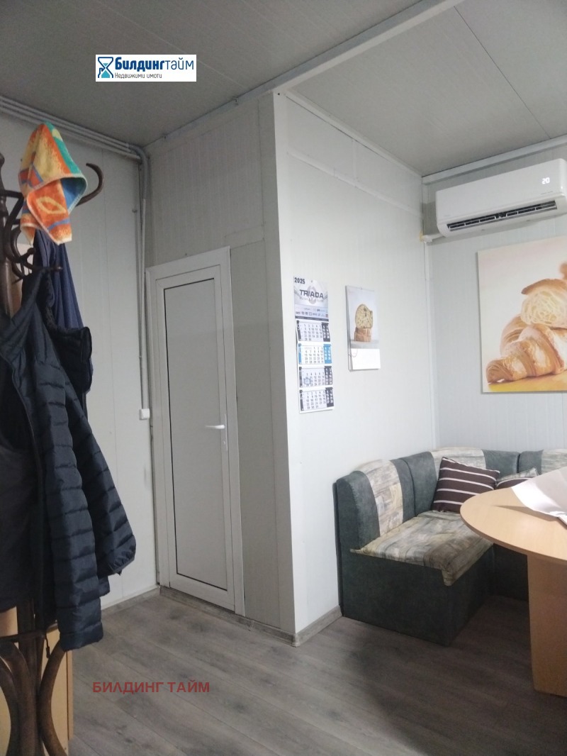 Дава под наем СКЛАД, гр. Шумен, Промишлена зона, снимка 9 - Складове - 52468575