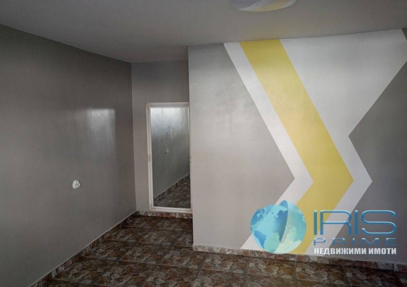 Дава под Наем ОФИС в град Шумен, Център - 20 кв.м / 280 € » 547.63 лв., ИРИС ПРАЙМ ЕООД