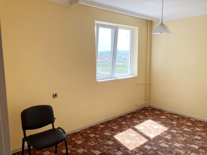 Дава под нем  2-стаен, град София, Люлин 3 •  399 EUR • ID 58110930 — holmes.bg - [1] 