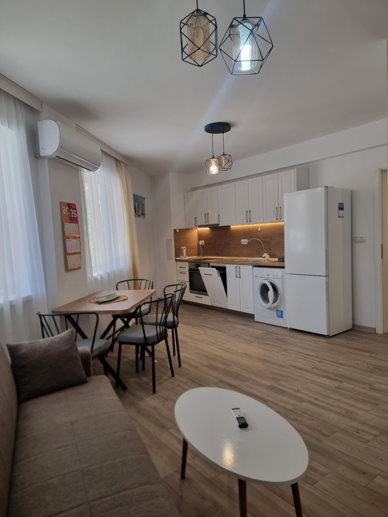 En renta  2 dormitorios Plovdiv , Yuzhen , 90 metros cuadrados | 51883593 - imagen [3]