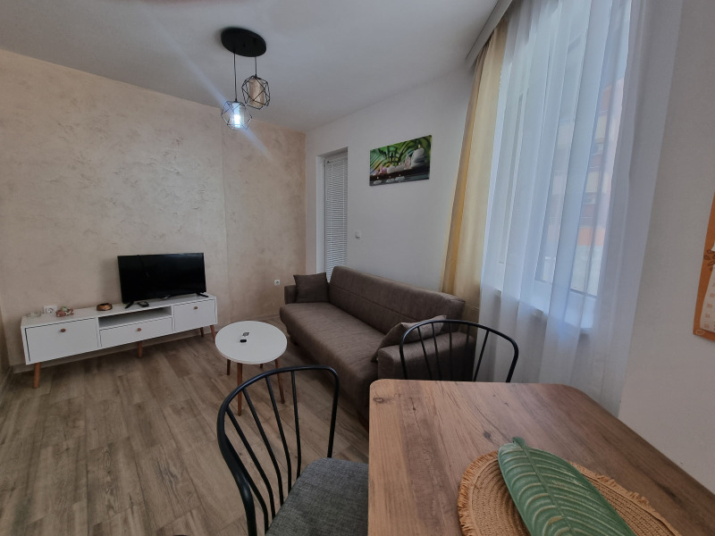 En renta  2 dormitorios Plovdiv , Yuzhen , 90 metros cuadrados | 51883593 - imagen [2]