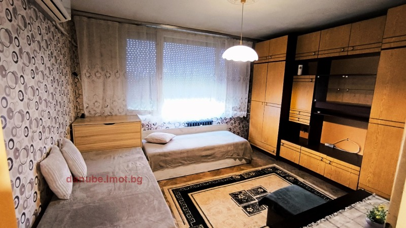 De inchiriat  1 dormitor Ruse , Vâzrajdane , 50 mp | 60623117