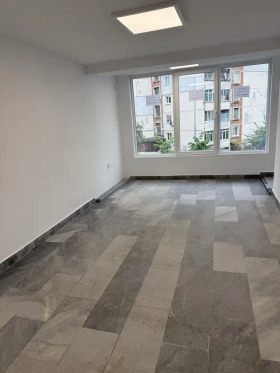 Negozio Tsentar, Veliko Tarnovo 1