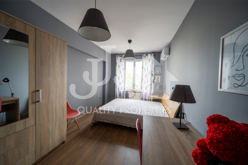 För uthyrning  3 sovrum Sofia , Iztok , 150 kvm | 84139038 - bild [8]