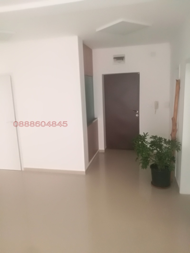 A louer  Bureau Sofia , Darvenitsa , 105 m² | 81138031