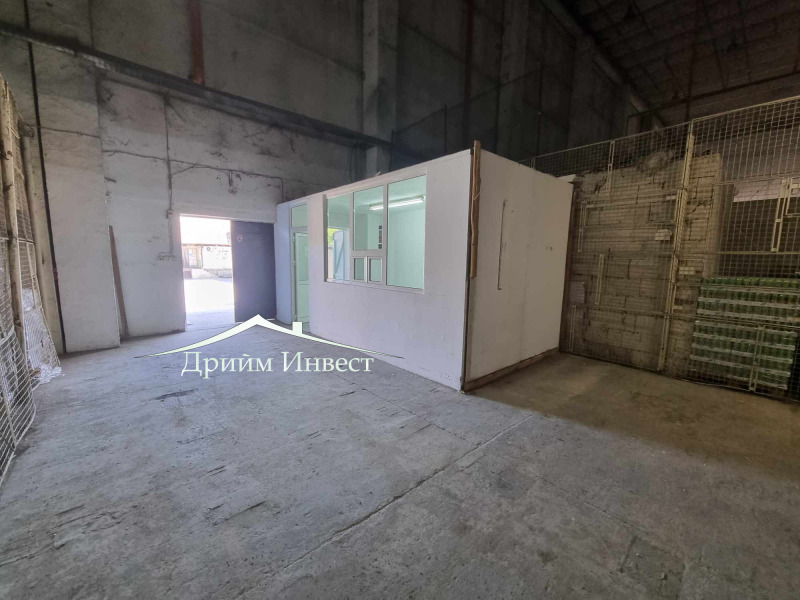 De inchiriat  Cladire industriala Plovdiv , Industrialna zona - Sever , 216 mp | 46321227