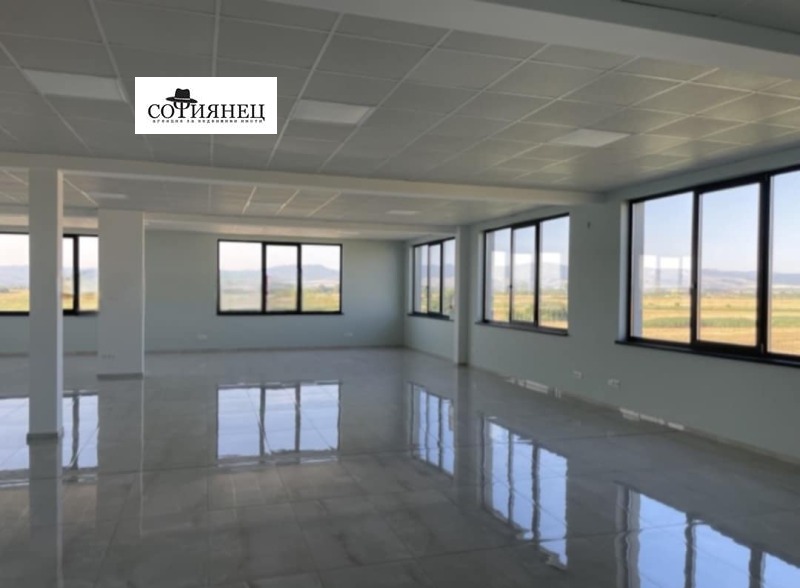 Издаје се  Канцеларија Софија , Враждебна , 220 м2 | 96506501