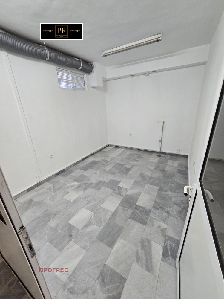 Дава под наем ОФИС, гр. Пловдив, Южен, снимка 12 - Офиси - 52650066