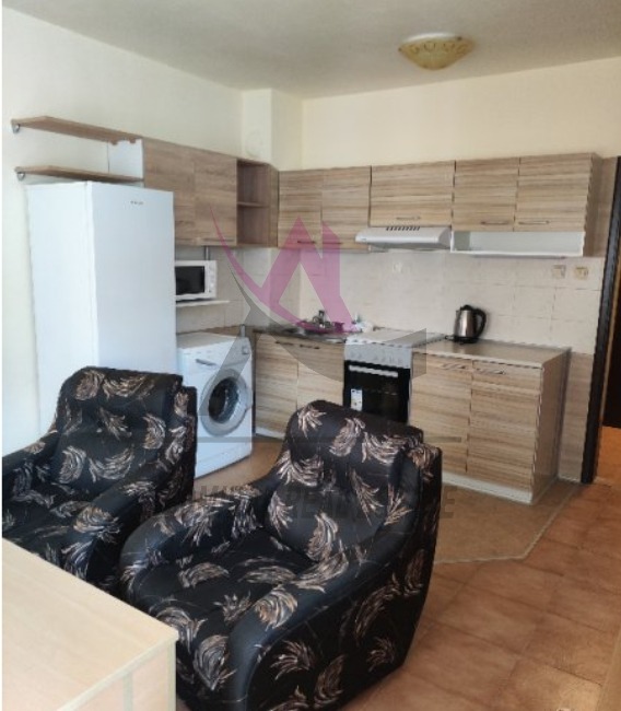 Дава под нем  2-стаен, град Варна, Базар Левски •  350 EUR • ID 23536533 — holmes.bg - [1] 