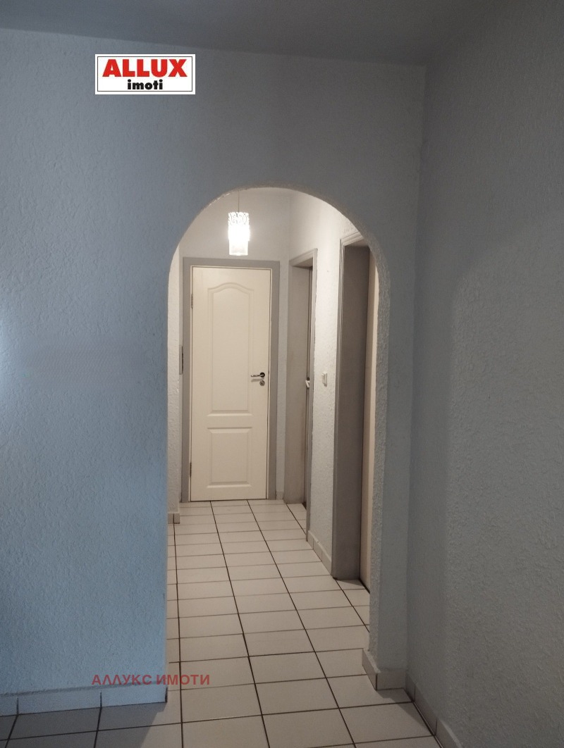 Дава под наем 3-СТАЕН, гр. Русе, Дружба 1, снимка 12 - Апартаменти - 52590276