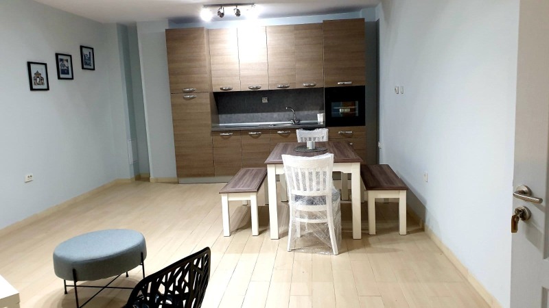 Para alugar  1 quarto Plovdiv , Kiutchuk Parij , 63 m² | 35691728 - imagem [2]