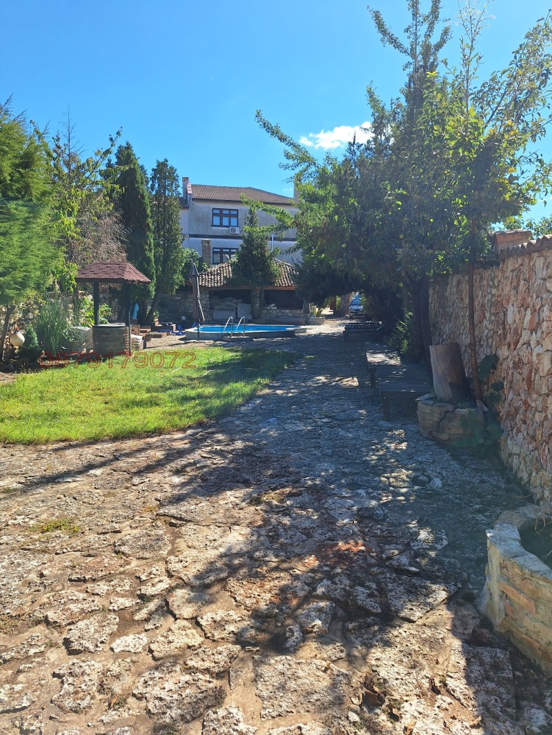 Vuokrattavana  Huvila Varna , Galata , 600 neliömetriä | 57941460 - kuva [2]