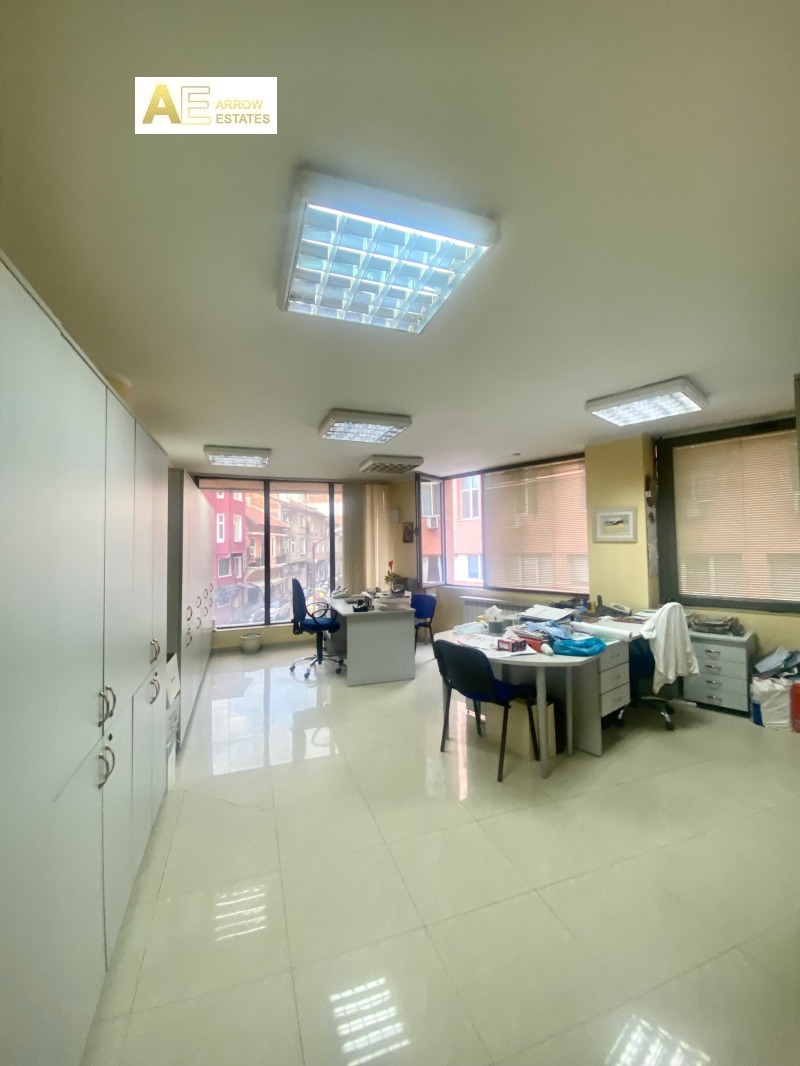 Дава под Наем ОФИС в град София, Център - 280 кв.м / 3 500 € » 6 845.41 лв., АРОУ ЕСТЕЙТС