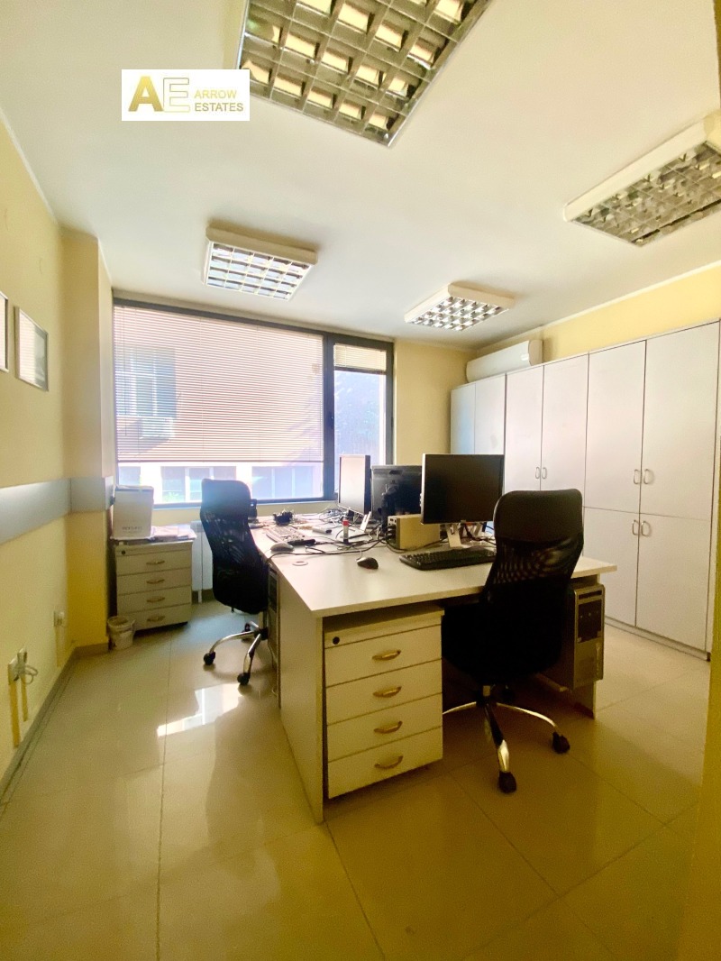 De inchiriat  Birou Sofia , Țentâr , 280 mp | 82532068 - imagine [3]