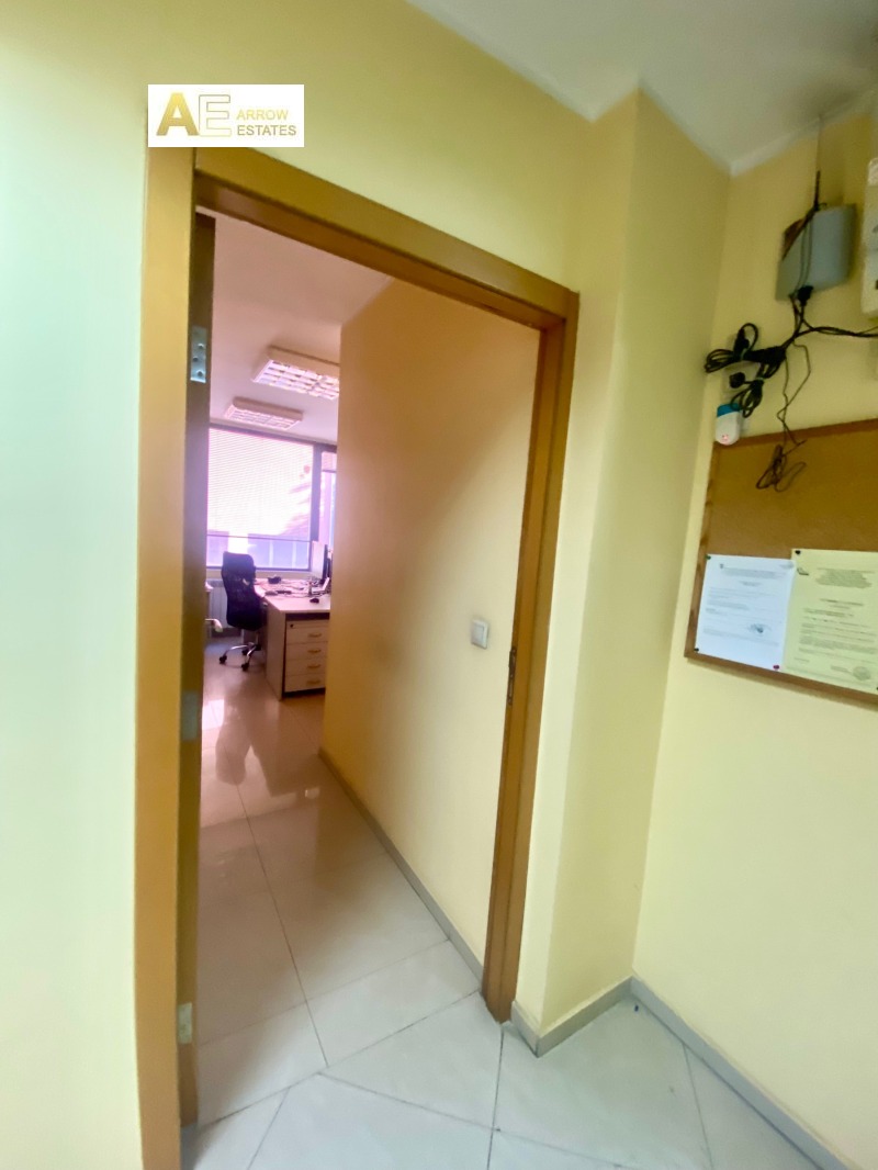 De inchiriat  Birou Sofia , Țentâr , 280 mp | 82532068 - imagine [13]