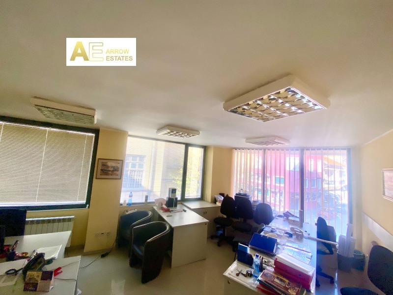 De inchiriat  Birou Sofia , Țentâr , 280 mp | 82532068 - imagine [11]