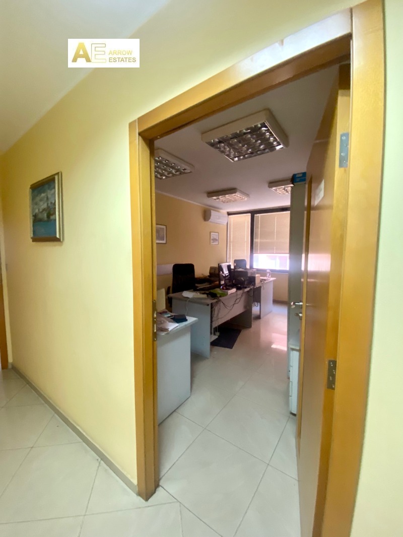 De inchiriat  Birou Sofia , Țentâr , 280 mp | 82532068 - imagine [14]