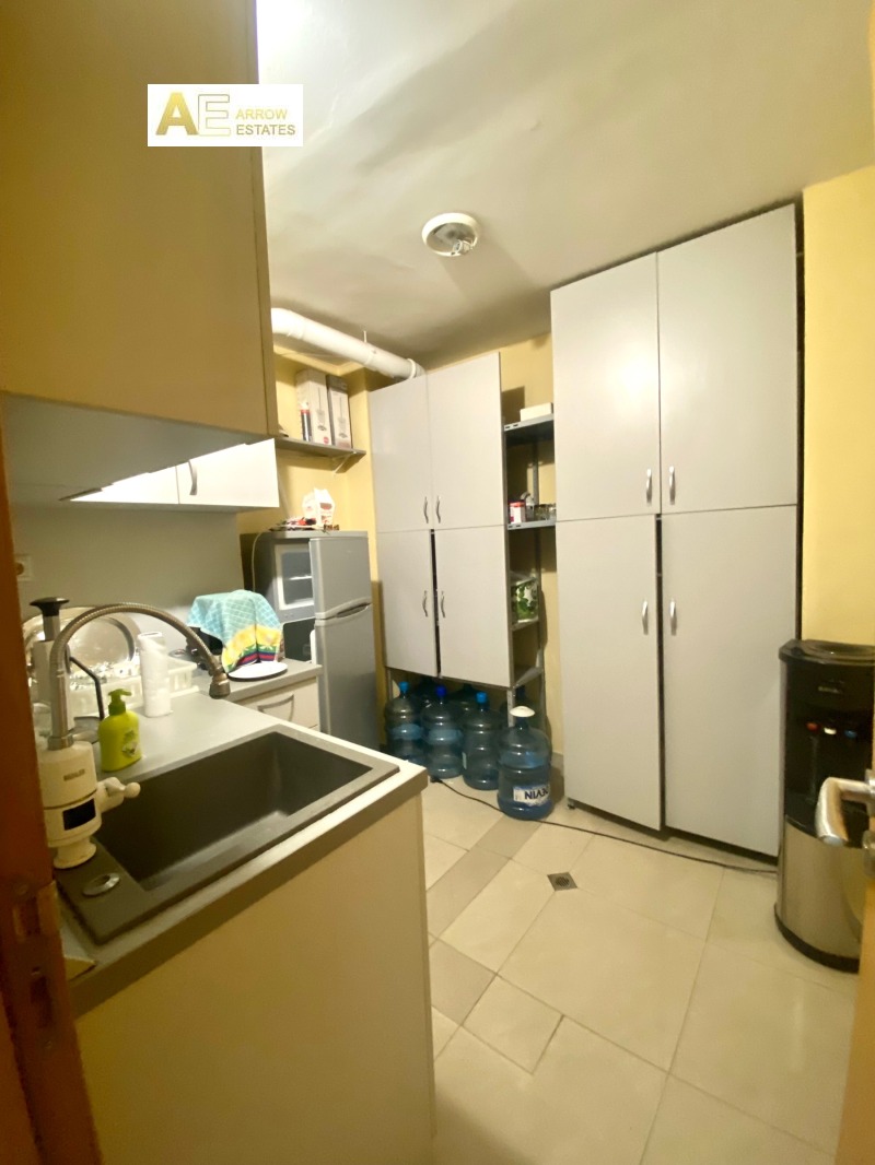 De inchiriat  Birou Sofia , Țentâr , 280 mp | 82532068 - imagine [10]