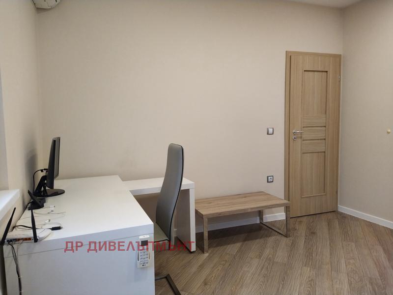 Дава под наем 3-СТАЕН, гр. София, Център, снимка 5 - Апартаменти - 56187109