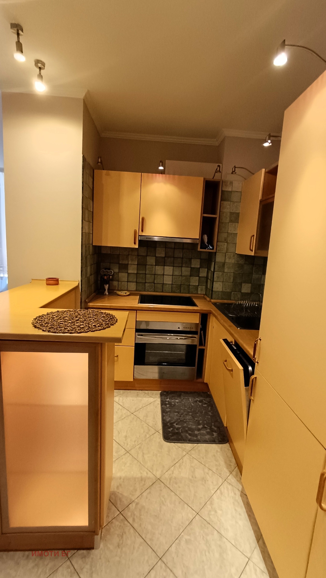 Дава под наем 3-СТАЕН, гр. София, Лозенец, снимка 3 - Апартаменти - 53756861