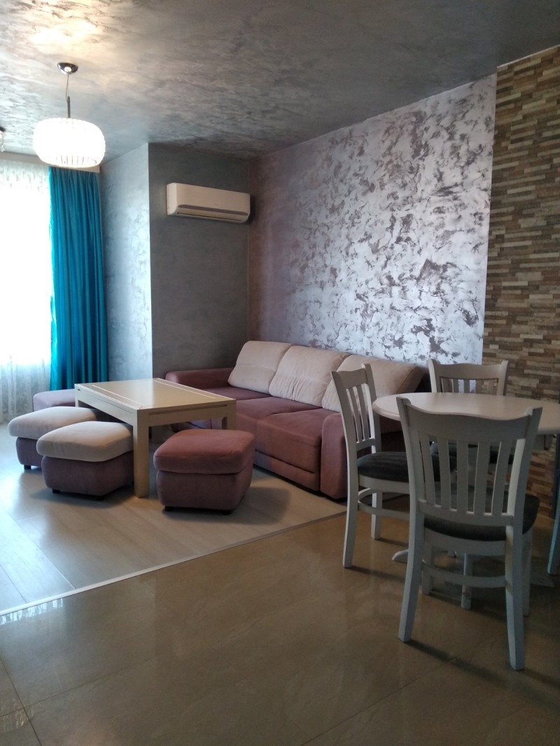 En renta  2 dormitorios Sofia , Tsentar , 90 metros cuadrados | 30525303