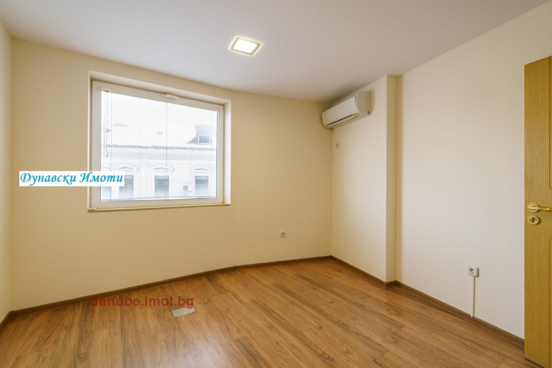 Издаје се  Канцеларија Русе , Центар , 53 м2 | 55189876