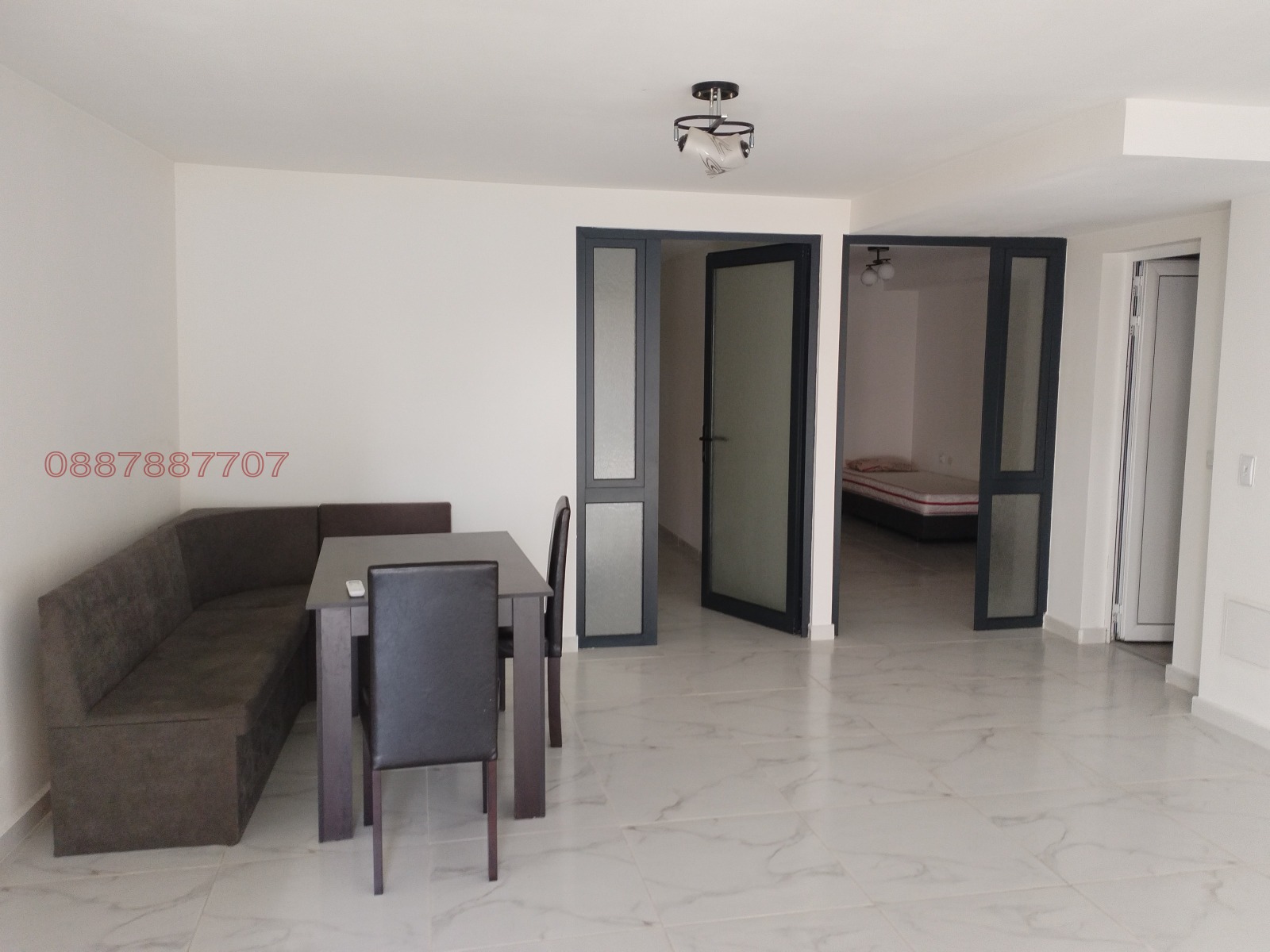 Дава под наем 3-СТАЕН, гр. Шумен, Пазара, снимка 3 - Апартаменти - 54204699