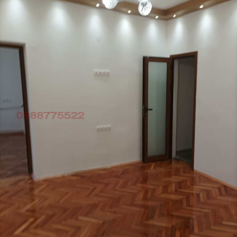 K pronájmu  2 ložnice Sofia , Mladost 1 , 88 m2 | 81530902 - obraz [3]