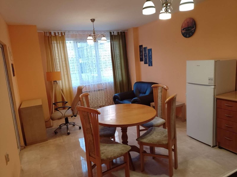 Дава под нем  2-стаен, град София, Център •  560 EUR • ID 90779869 — holmes.bg - [1] 