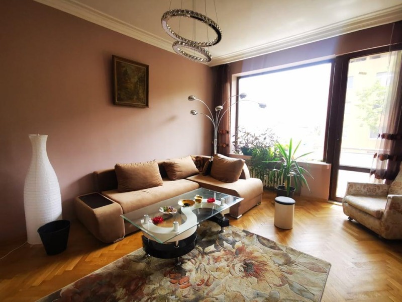 A louer  2 chambres Sofia , Tsentar , 120 m² | 58081844