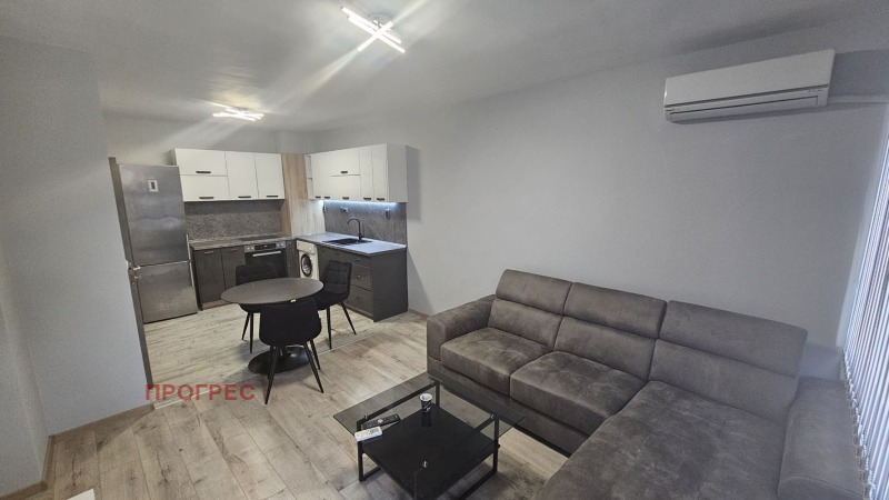 Para alugar  1 quarto Plovdiv , Kiutchuk Parij , 60 m² | 26606769