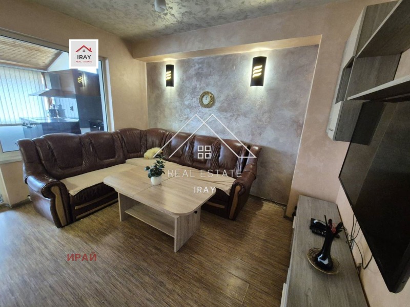 Kiadó  3 hálószobás Stara Zagora , Centar , 75 négyzetméter | 66975204