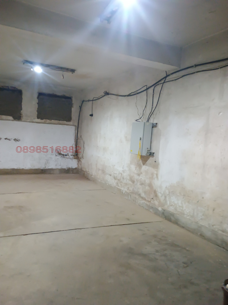 Дава под наем СКЛАД, гр. Перник, Църква, снимка 6 - Складове - 52782636