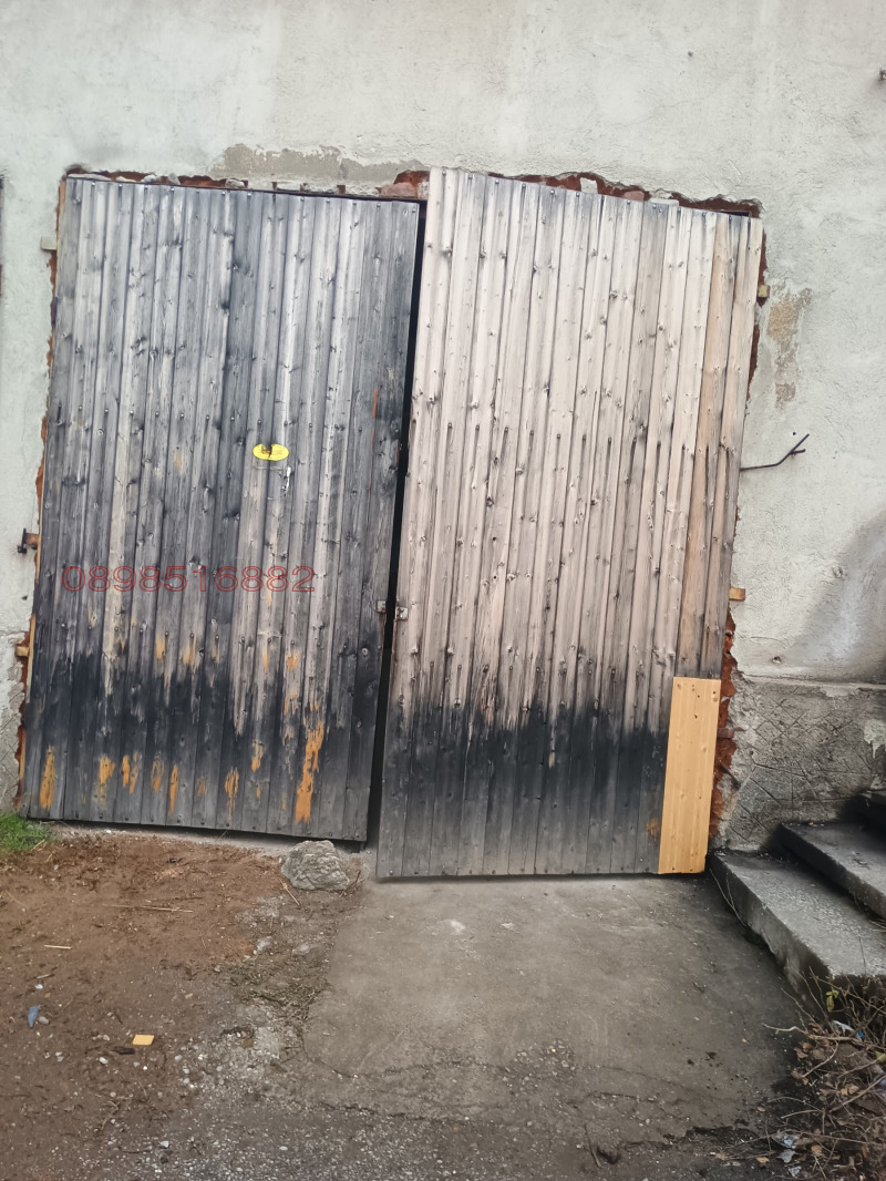 Дава под наем СКЛАД, гр. Перник, Църква