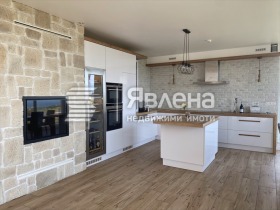 Къща град Варна, м-т Долна Трака 9