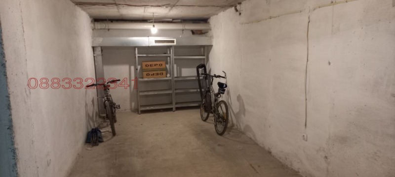 Дава под наем ГАРАЖ, ПАРКОМЯСТО, гр. София, Карпузица, снимка 3 - Гаражи и паркоместа - 52929138