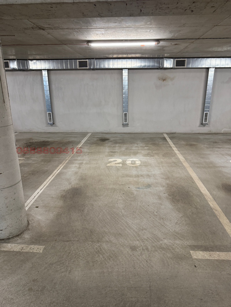 De inchiriat  Loc de parcare Sofia , Țentâr , 125 mp | 78856510