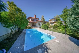 Maison v.z.Amerikanski kolej, Sofia
