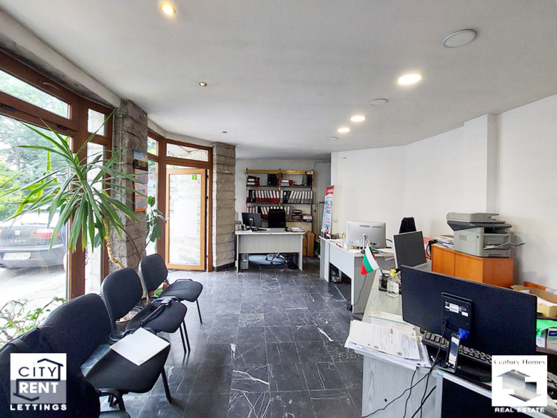 Дава под нем  Офис, град Велико Търново, Център •  310 EUR • ID 50437279 — holmes.bg - [1] 