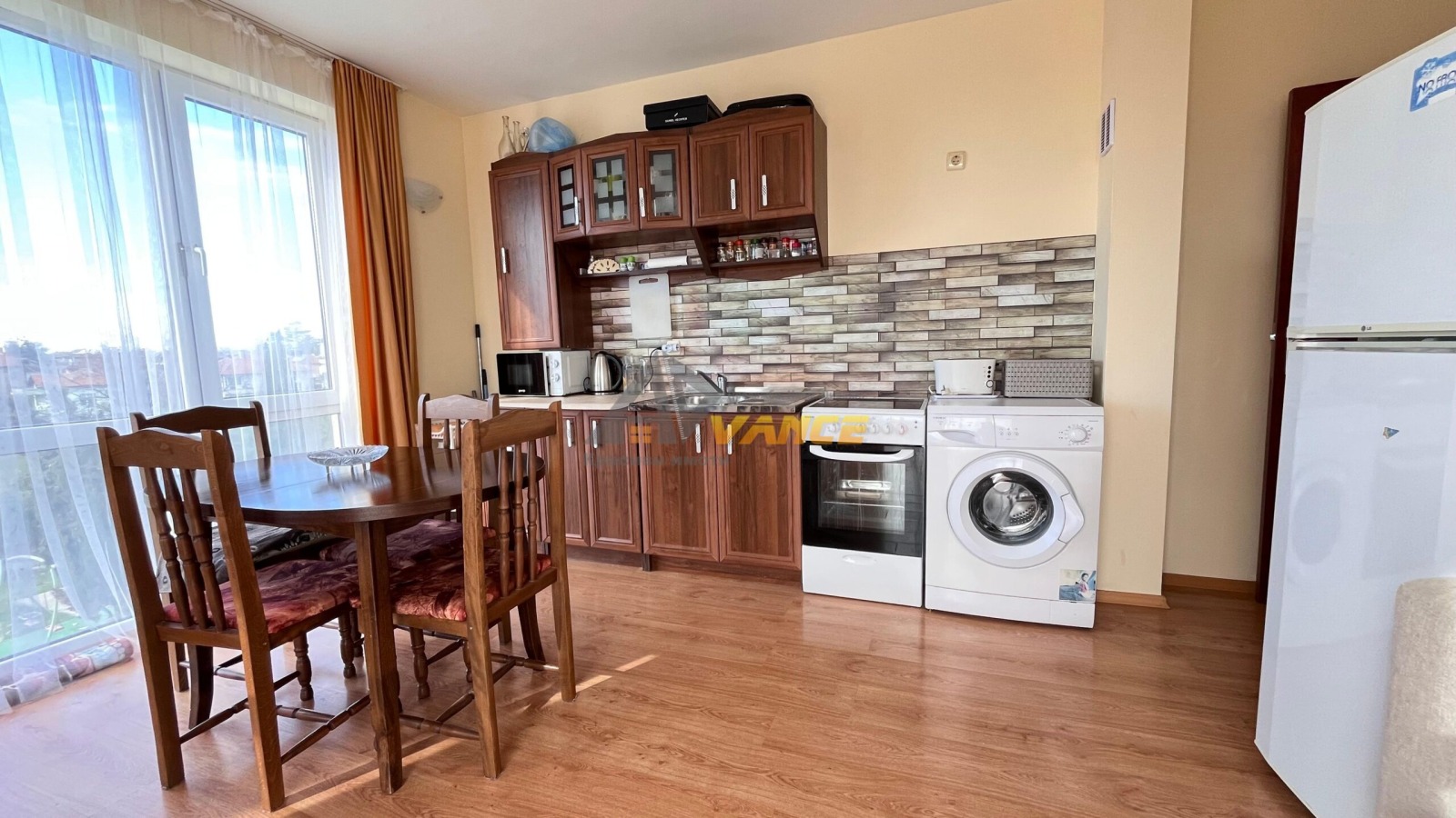 Дава под наем 3-СТАЕН, гр. Ахелой, област Бургас, снимка 3 - Апартаменти - 54173493