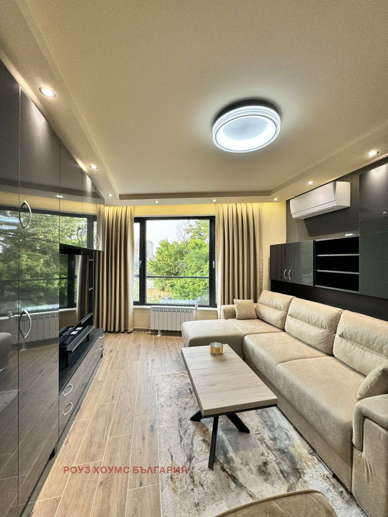 For Rent  1 bedroom Plovdiv , Kamenitsa 1 , 55 sq.m | 42832943