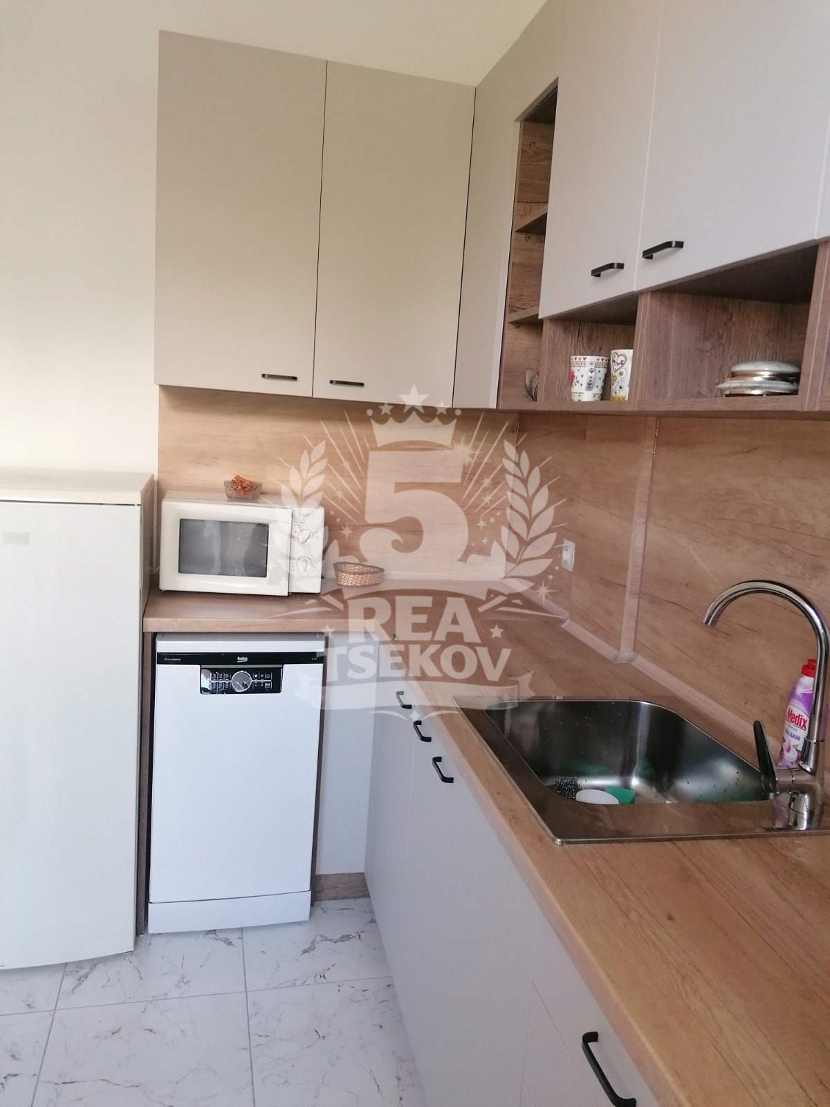 Дава под наем 3-СТАЕН, гр. София, Център, снимка 2 - Апартаменти - 53683105