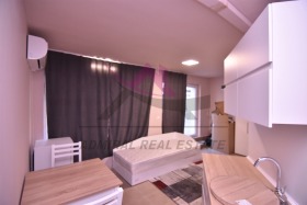 Studio Kolchozen pazar, Varna 1