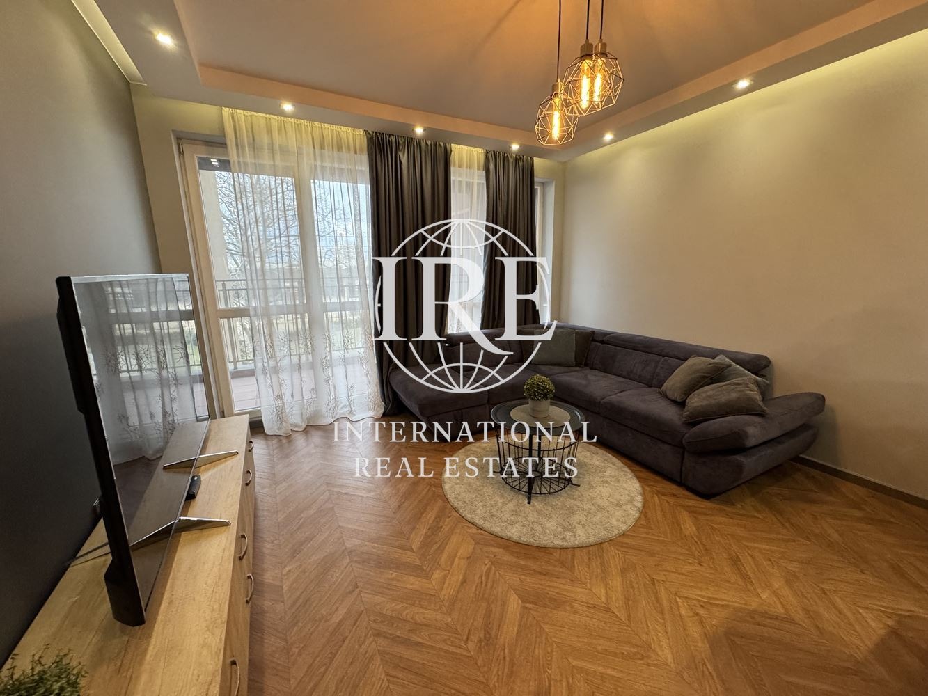 Дава под наем 3-СТАЕН, гр. Варна, Бриз, снимка 2 - Апартаменти - 53782605