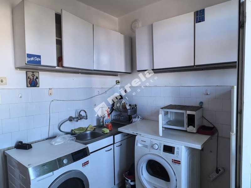 Дава под нем  1-стаен, град Ямбол, Център •  150 EUR • ID 39690104 — holmes.bg - [1] 