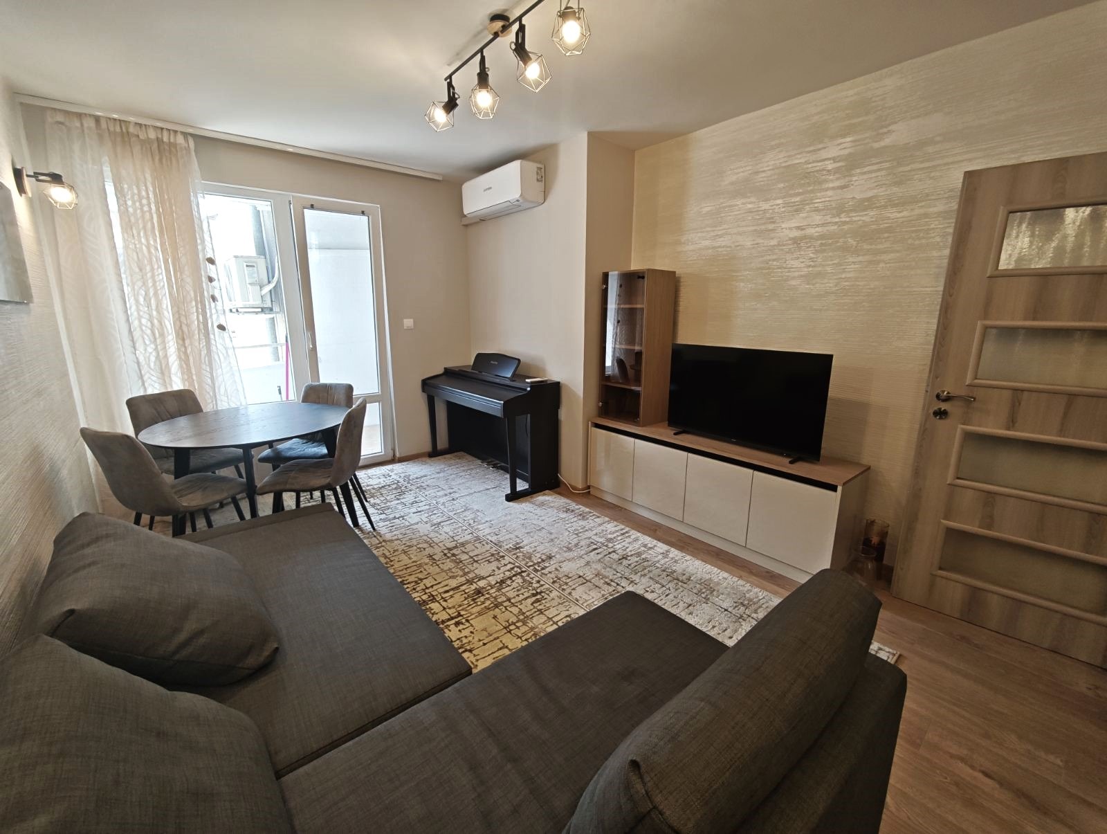 Дава под наем 3-СТАЕН, гр. София, Център, снимка 2 - Апартаменти - 54352695