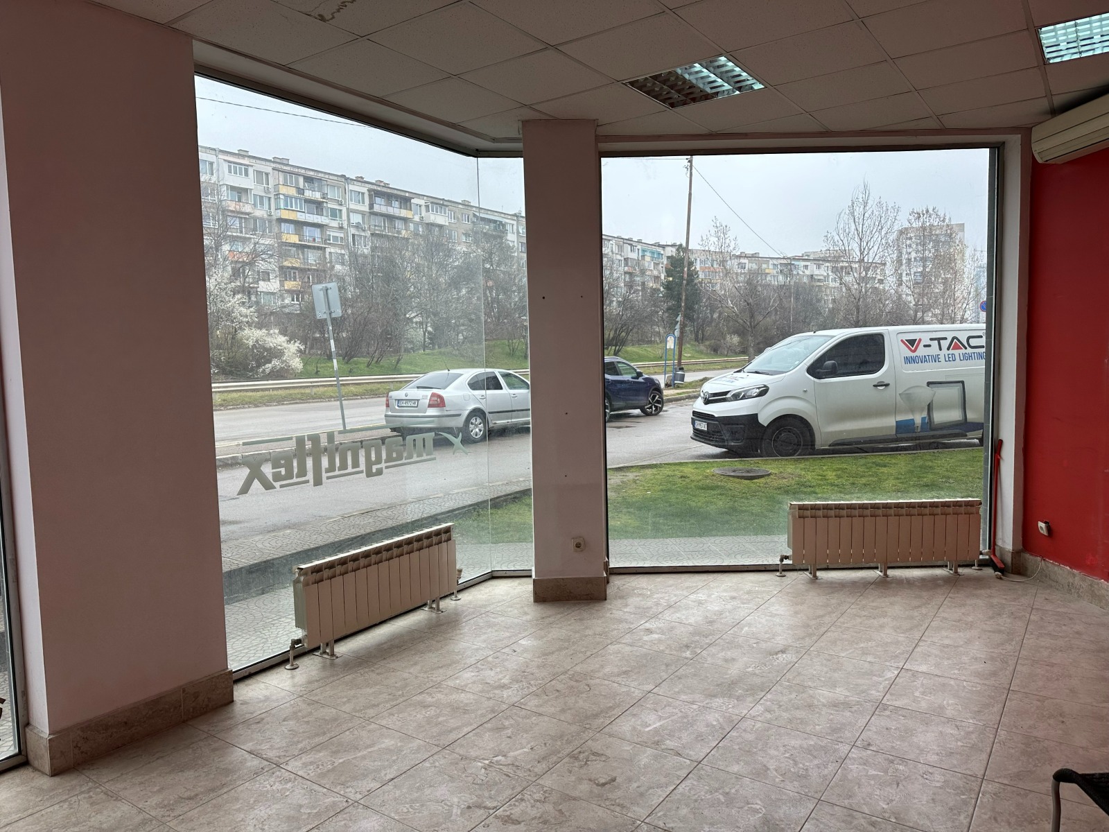 Дава под наем МАГАЗИН, гр. София, Младост 1, снимка 2 - Магазини - 54070705