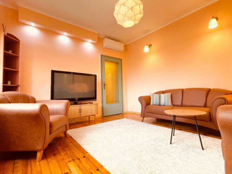 Издаје се  1 спаваћа соба Софија , Центар , 60 м2 | 64603154 - слика [2]