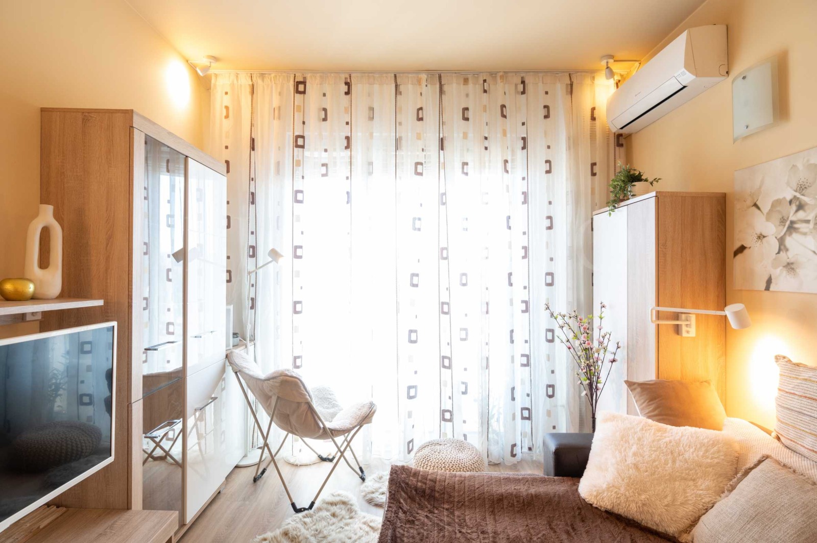 Дава под наем 2-СТАЕН, гр. София, Център, снимка 2 - Апартаменти - 54301531