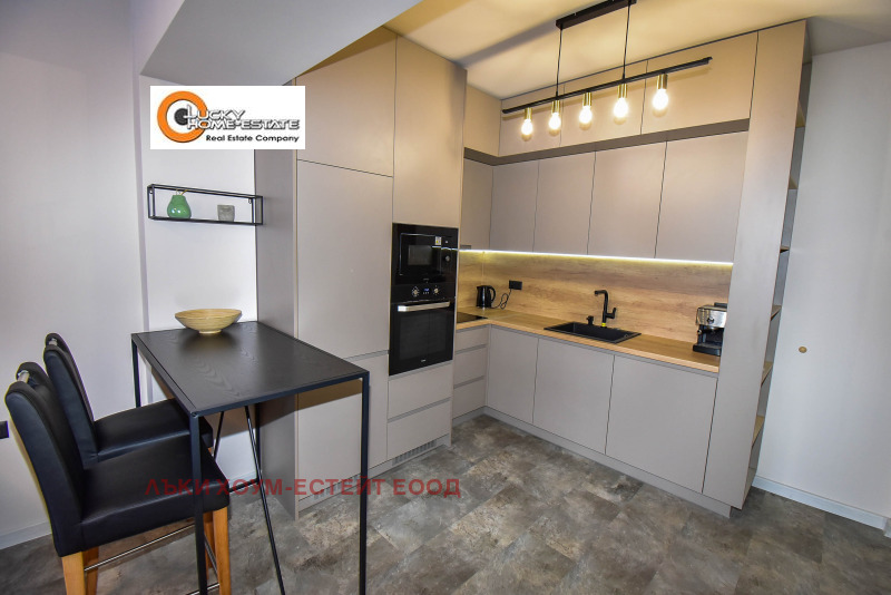 Издаје се  2 спаваће собе Софија , Центар , 80 м2 | 44552651 - слика [10]